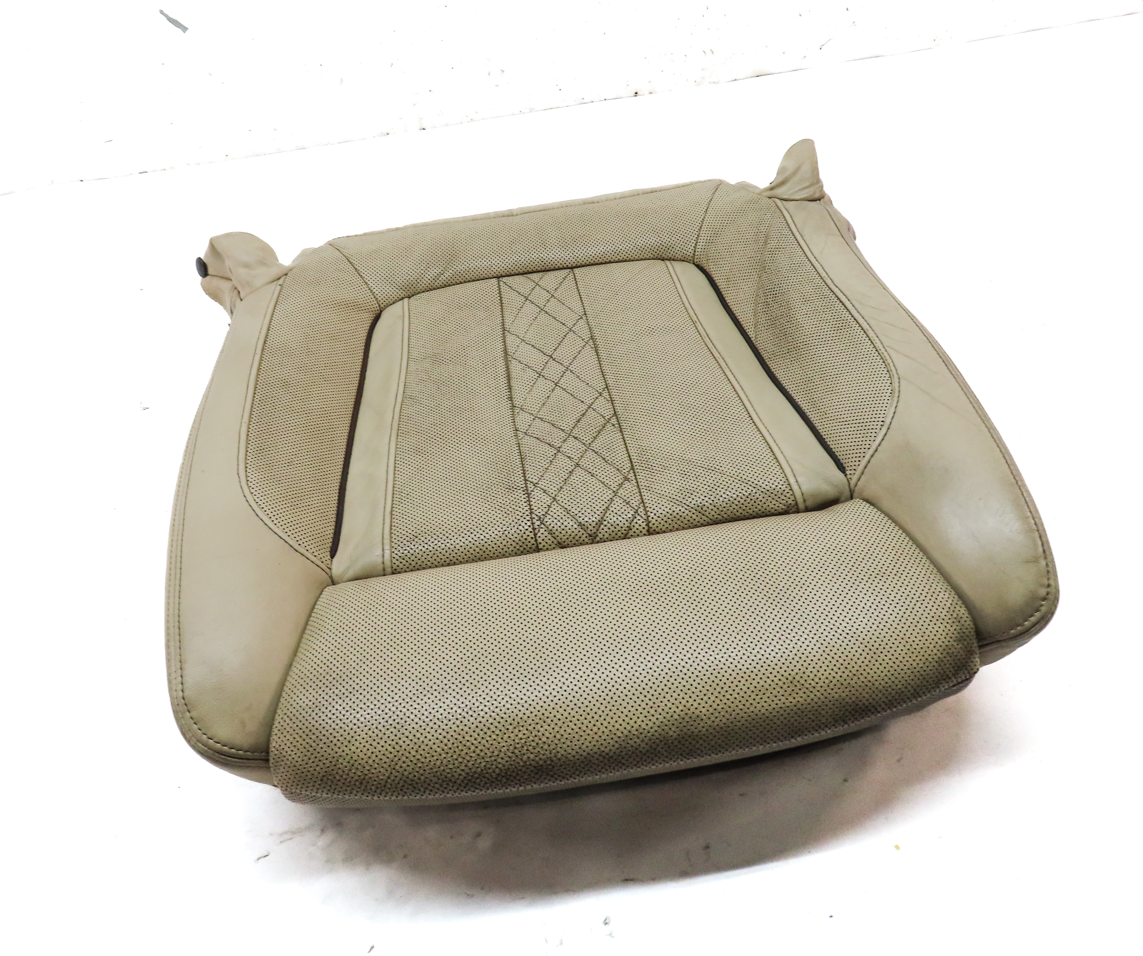 2016 BMW 750i (G11) FRONT LEFT LOWER HEATED COOLED COMFORT SEAT CUSHION (BEIGE) — exact item pictured